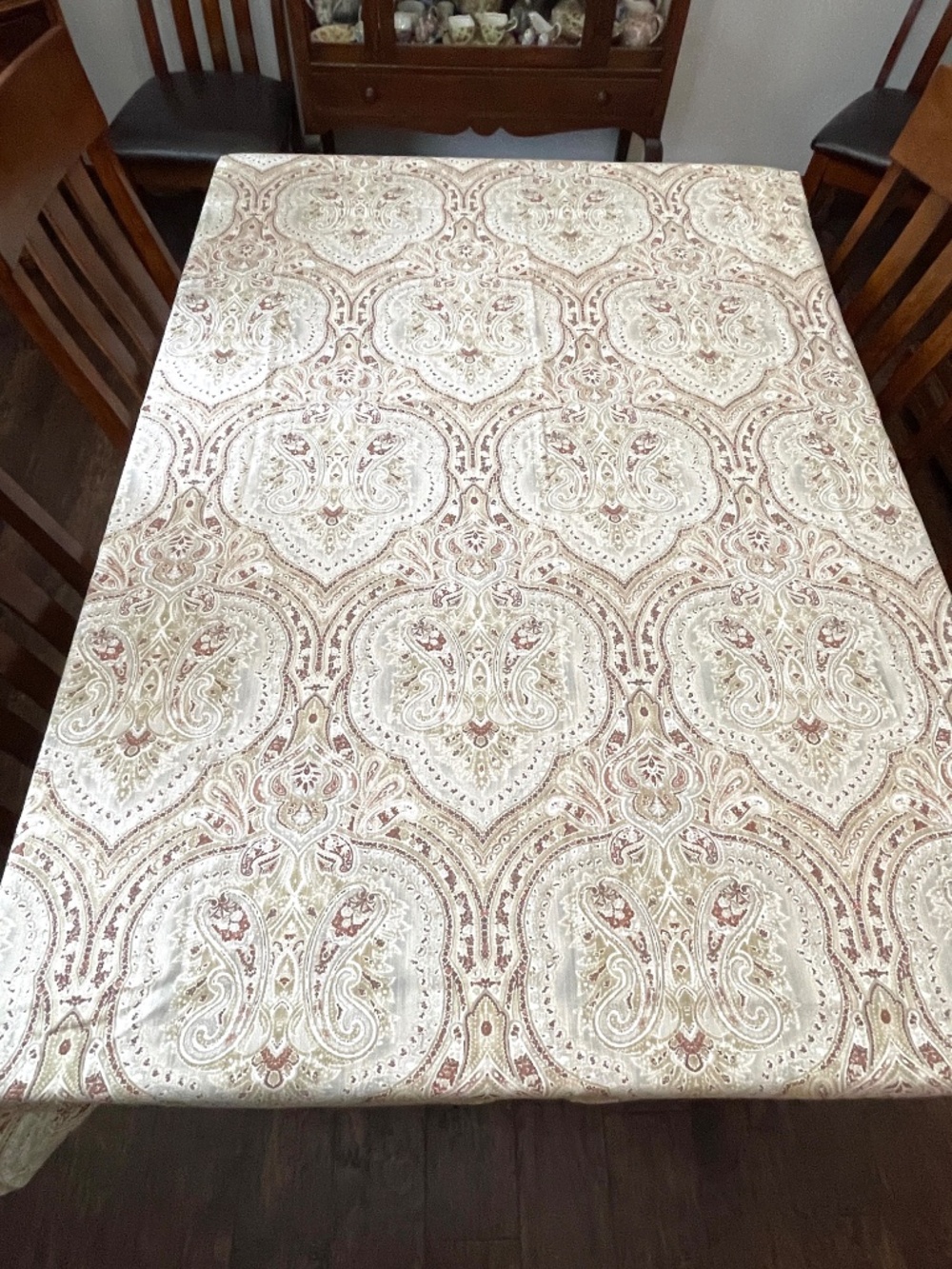 Waterford Fine Linens 100% Cotton Paisley Print Tablecloth 62" x 82"